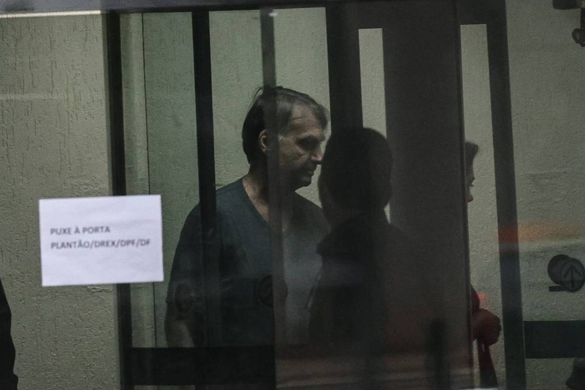 Moraes oficializa condenação definitiva de Bolsonaro e demais réus da trama golpista