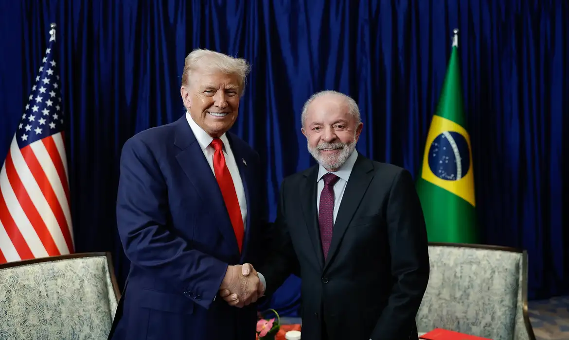 “Não quero briga com ele, não sou doido”, diz Lula sobre Trump