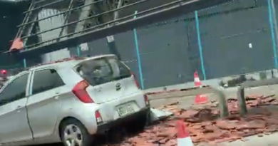 Carro invade parada de ônibus e mata homem no Coroado