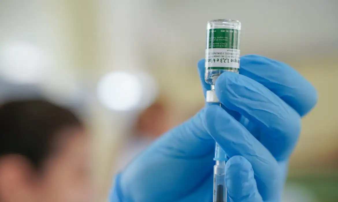 SUS começa a receber vacina do Butantan contra a dengue