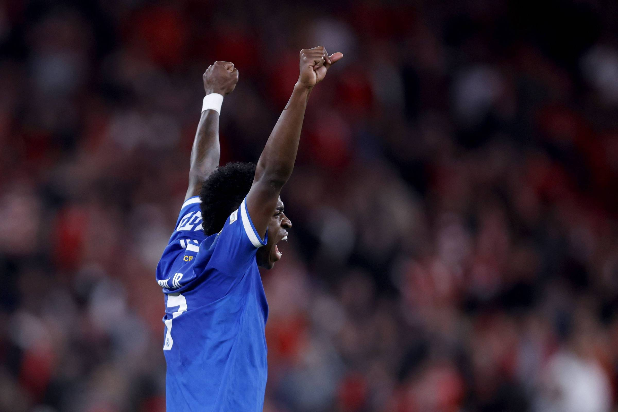 Racismo contra Vini Jr. escala na Europa com apoio a jogador acusado