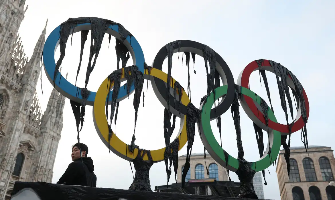 Olimpíada: Greenpeace faz protesto em Milão contra empresas poluidoras