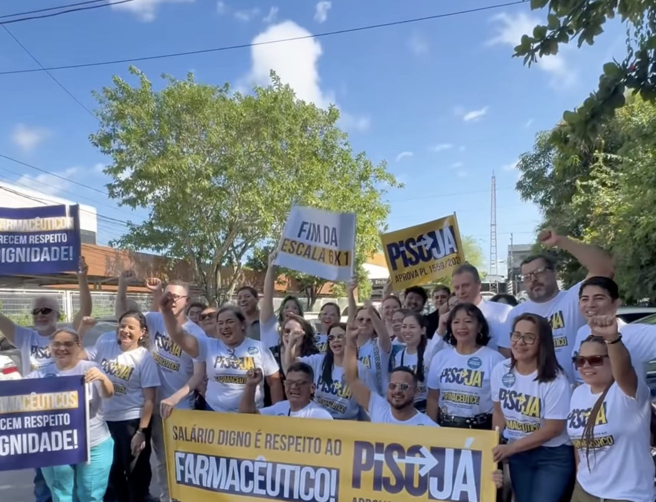 Farmacêuticos pressionam vereadores por apoio a piso salarial