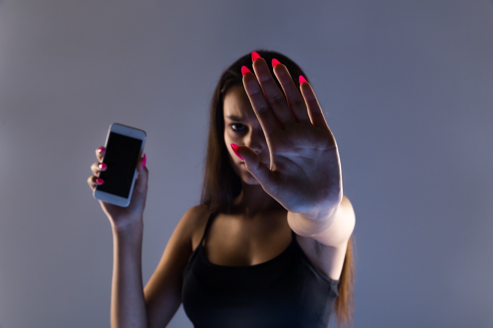 Assédio sexual e pedidos de fotos íntimas resulta em condenação de R$ 40 mil a superatacado em Manaus