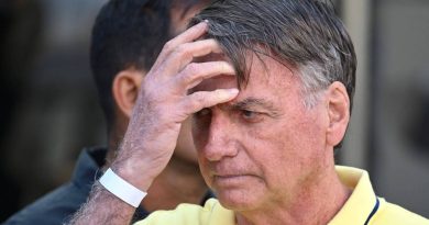 Moraes autoriza prisão domiciliar de Bolsonaro