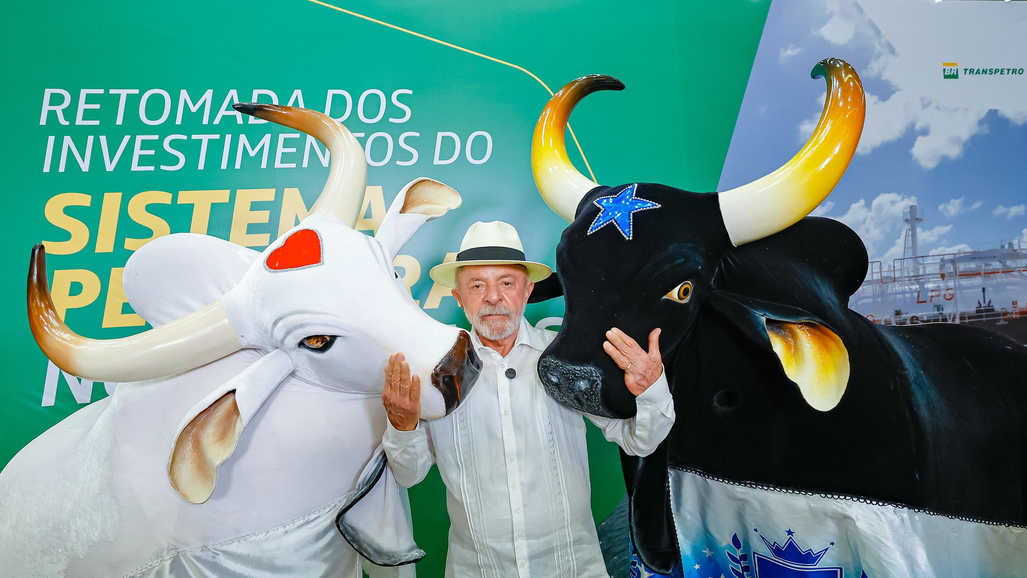 “Festival de Parintins é uma lição de civilidade ao país”, diz Lula em Manaus