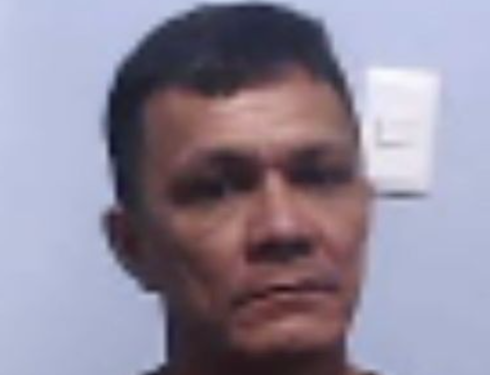 Polícia procura homem acusado de estuprar enteada de 11 anos no AM