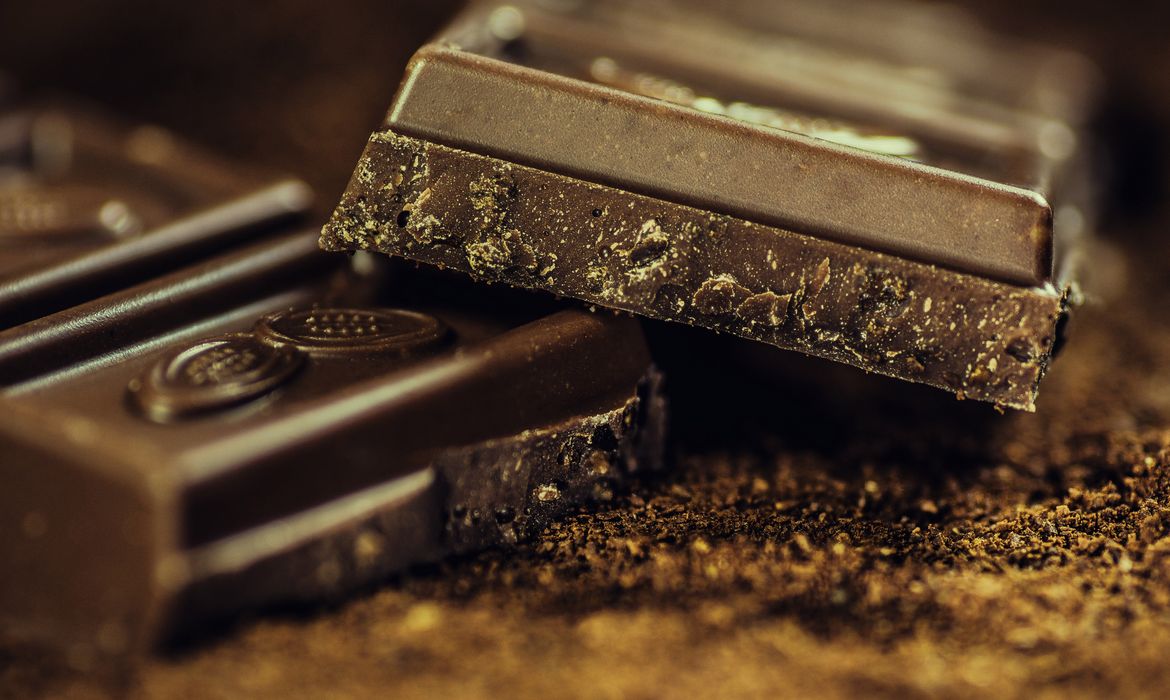 Nova lei define percentual mínimo de cacau nos chocolates; entenda