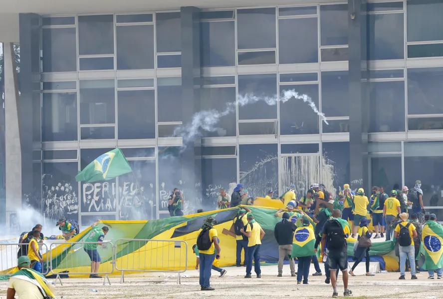 Palavra final sobre redução de penas do 8/1 será do STF