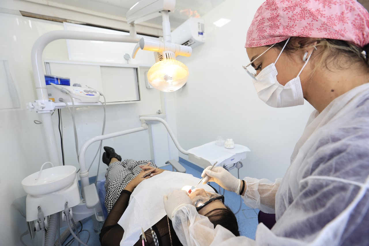 AM cria prioridade odontológica para mulheres vítimas de violência