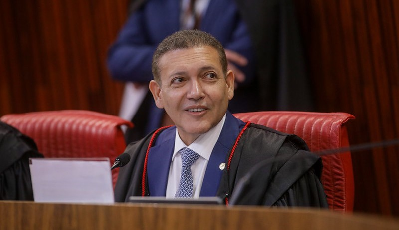 TSE decide nesta terça se mantém suspensão de pesquisa da AtlasIntel