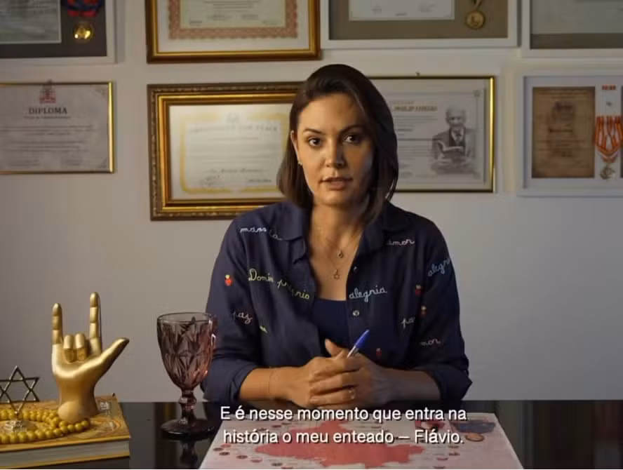 Michelle critica Flávio Bolsonaro e diz que foi maltratada