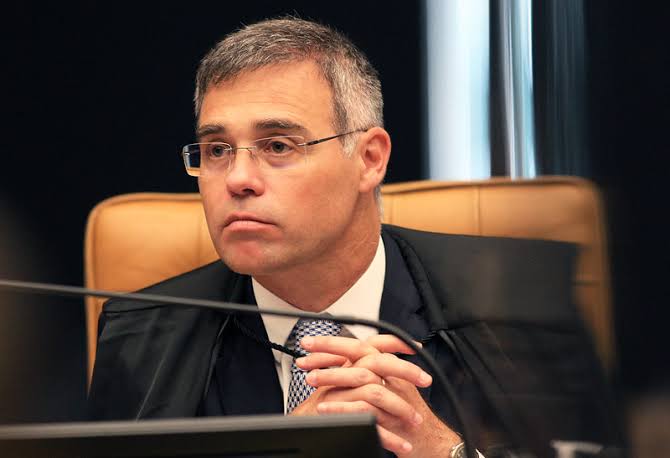 Mendonça autoriza inquérito sobre repasses de Vorcaro para filme Dark Horse