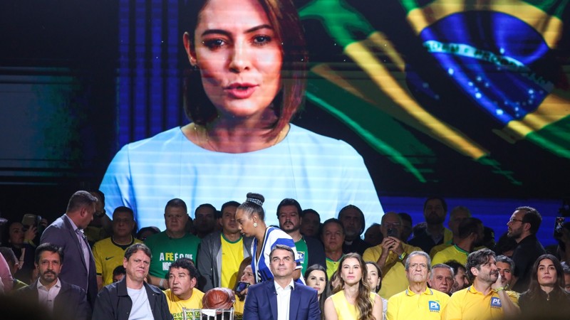 PL oficializa ex-primeira dama Michelle Bolsonaro ao Senado