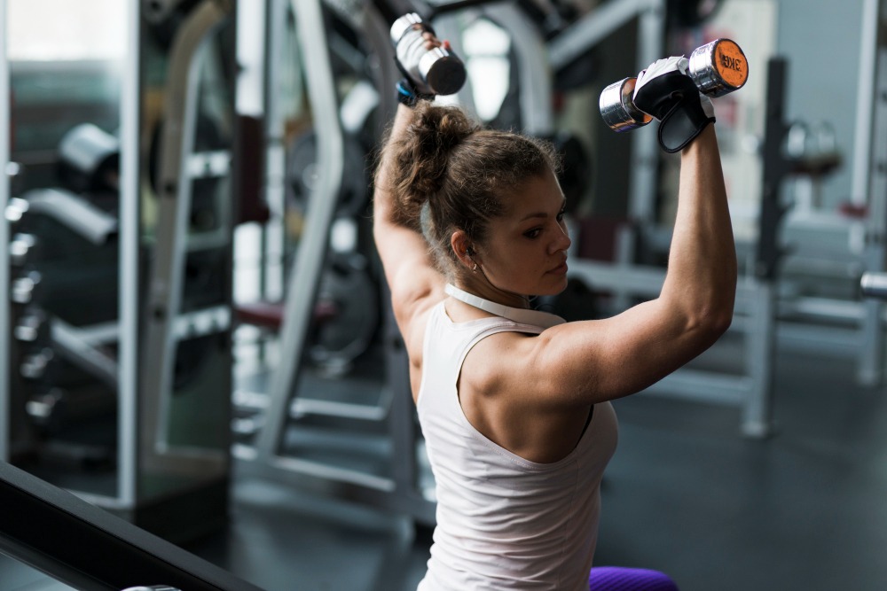 Hipertensão não impede prática de musculação, mas treino deve ter acompanhamento, alerta médica