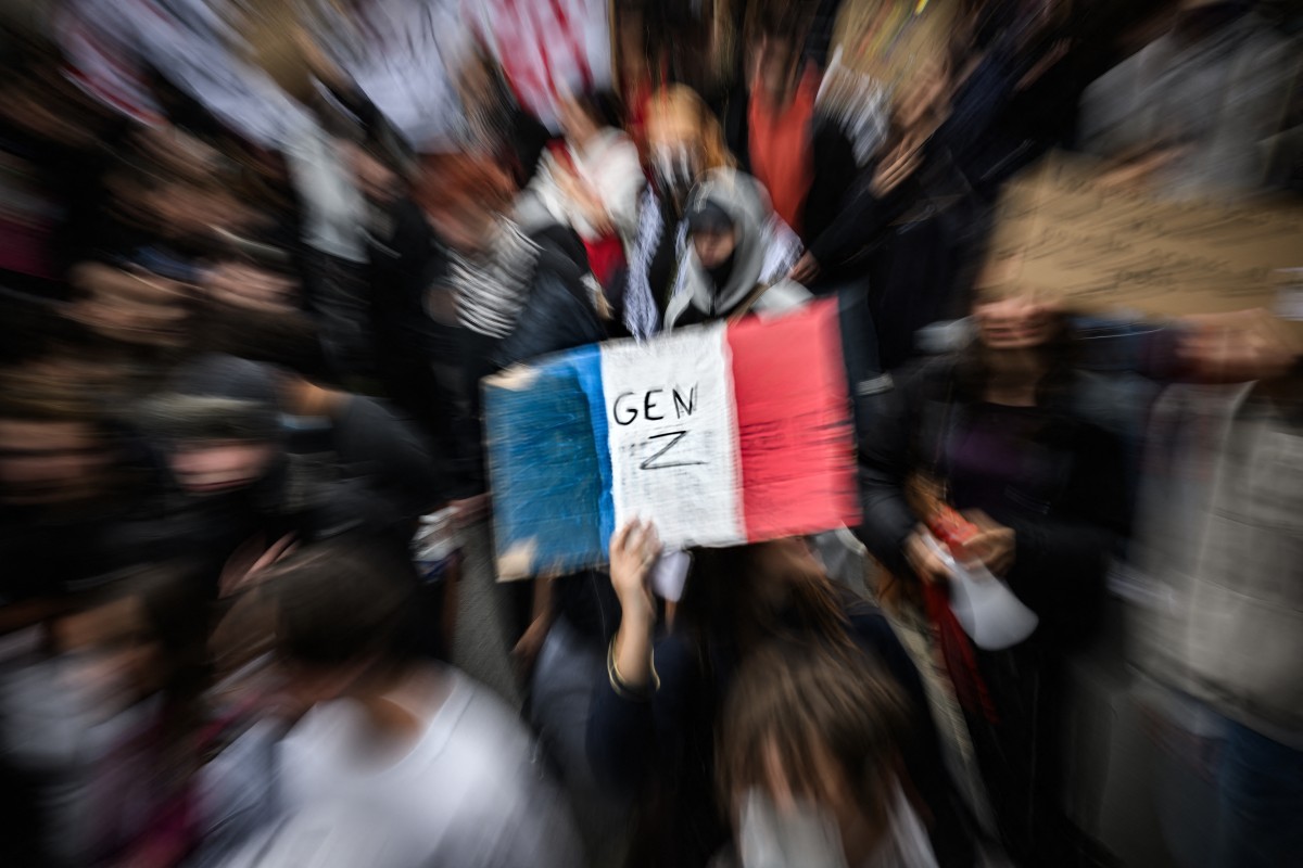 França prende mais de 5 mil menores em protestos estudantis