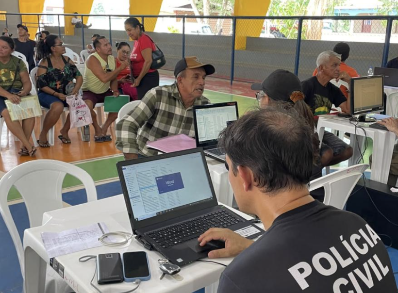 Ação itinerante atende vítimas de incêndios criminosos em Careiro da Várzea